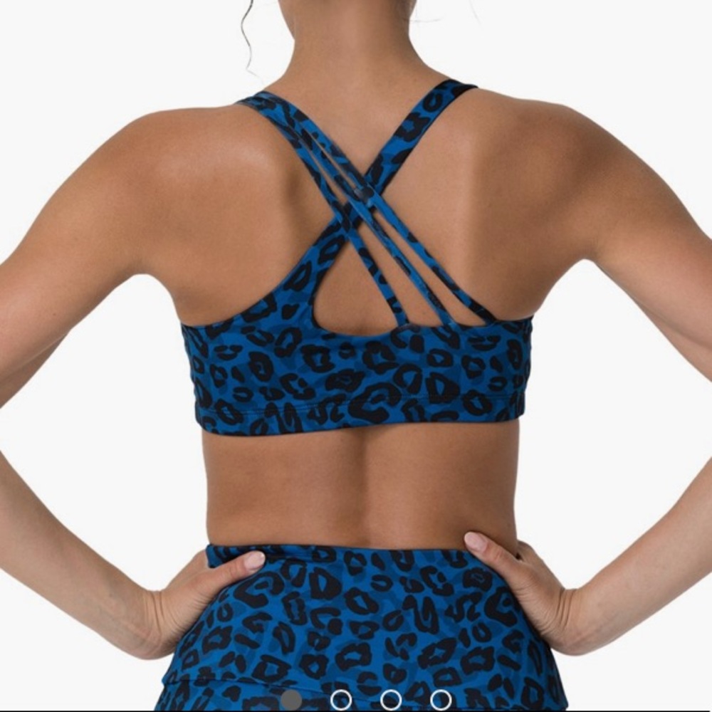 NWT Onzie Arial Bra size SM